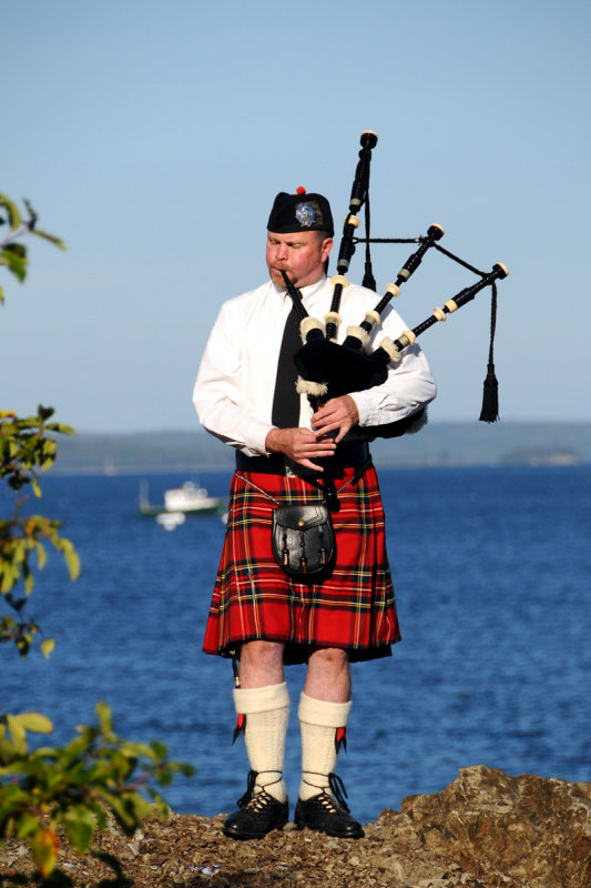 DSC_2783 David the Bag Piper.jpg