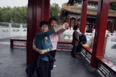 Ladies dancing.JPG