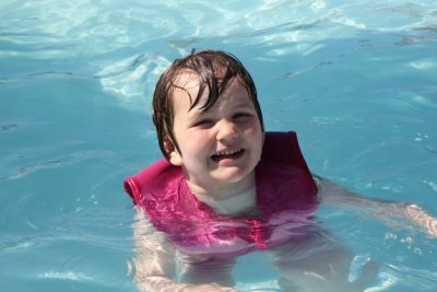 Aoibh in pool