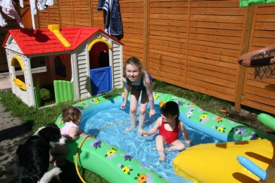Kids, Dog & Paddling Pool
