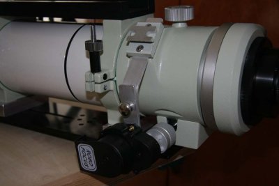 Quick-release attachment of Robofocus motor to FSQ focuser