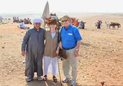 With an Egyptian guide_IMG_2662.jpg