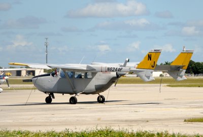 Cessna O-2A ( N6244R )