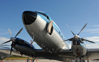 Missionary Flights and Services Douglas DC-3 ( N200MF )