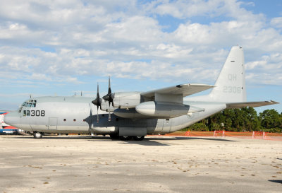 US Marines Lckheed C-130 ( 2308 )