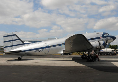 Douglas DC-3 ( N922CA )