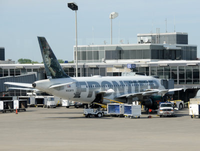 Frontier Airlines Airbus A-319 ( N928FR )