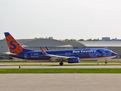 Sun Country Airlines Boeing 737 ( N810SY )