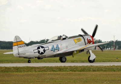 Republic P-47D Thunderbolt ( N647D )