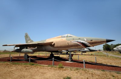 Republic F-105B Thunderchief ( 57-5837 )