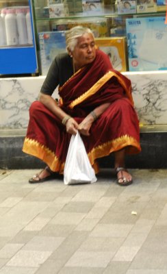 Une hindoue dans la rue