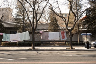 linge schant dans une rue.jpg