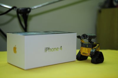 Wall-E & iPhone 4