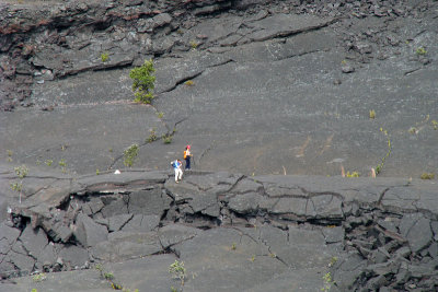 KilaueaIkiHikers5255w.jpg