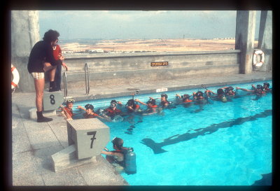 Zvika Lahav gives course to Wingate Students 1974