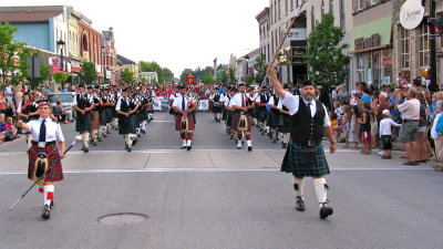 Kincardine Pipe Band on main street