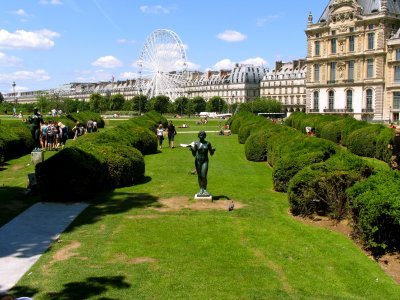 A bit of green near the Louvre
