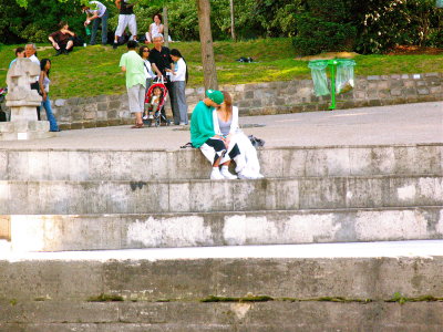 A little romance, along the banks of the Seine is very much a place for all kinds of folks
