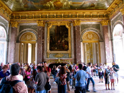 Tours of Versailles are very popular