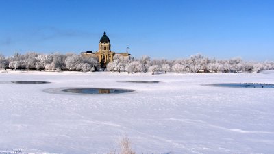 The lake was deepened in 2 003-2004 to deepen it by about an average of 16 ff