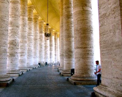 Pillers on edge of St. Peters Square.JPG