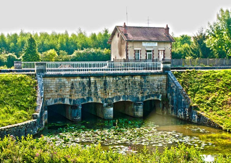 FrenchCanal0902.jpg