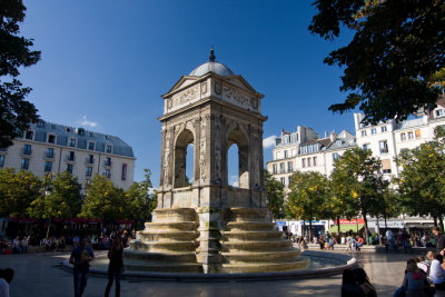 Les Halles fountain