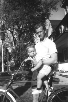 Manfred_Bessel_and_son_Michael.jpg