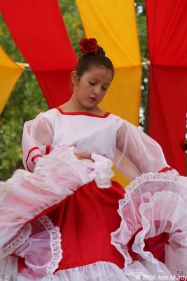 Baile Espaol dancer