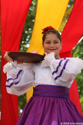 Girl with Baile Espaol