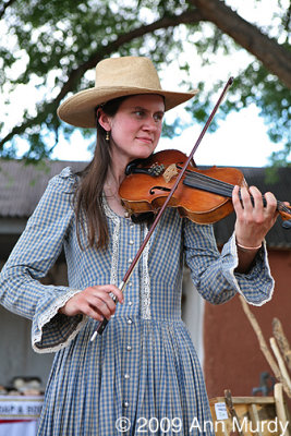 Playing fiddle