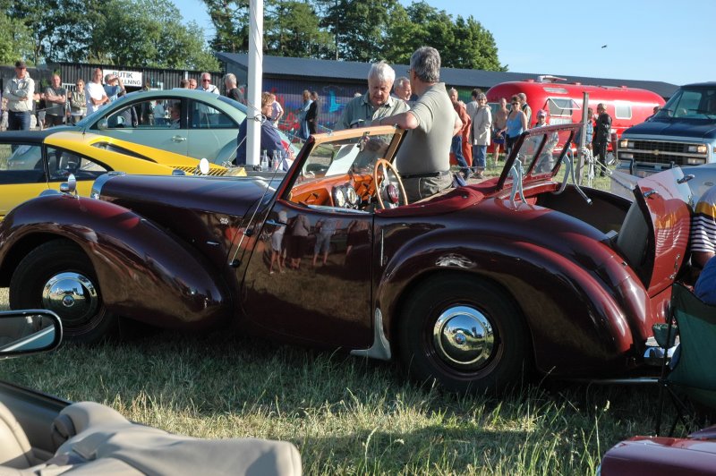 Triumph 1800 rdst -48