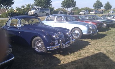 ldre och nyare Jaguarer (och Daimler)