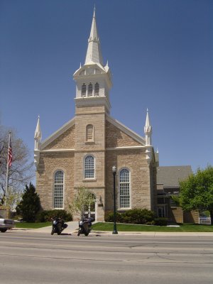 We take US89 north to Fairview. On the way in Manti we see the first Mormon Church,