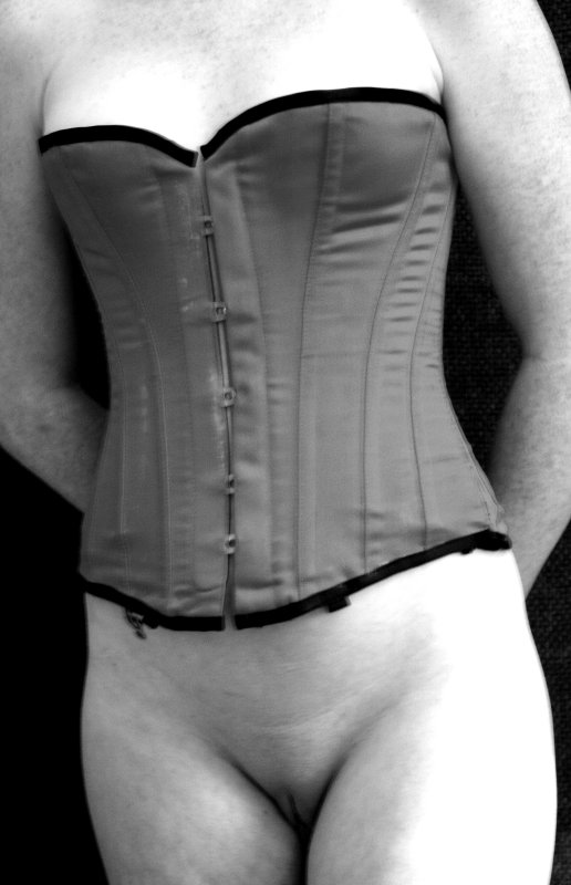 corset vulva