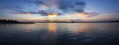 20100616 lake pano 02 full res.jpg