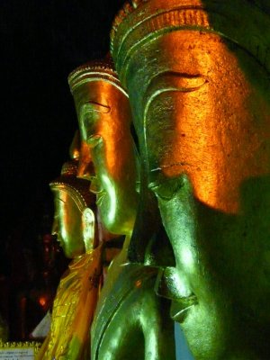 8,000 Buddha Images In Here
