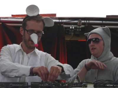 Monkeysuit DJs