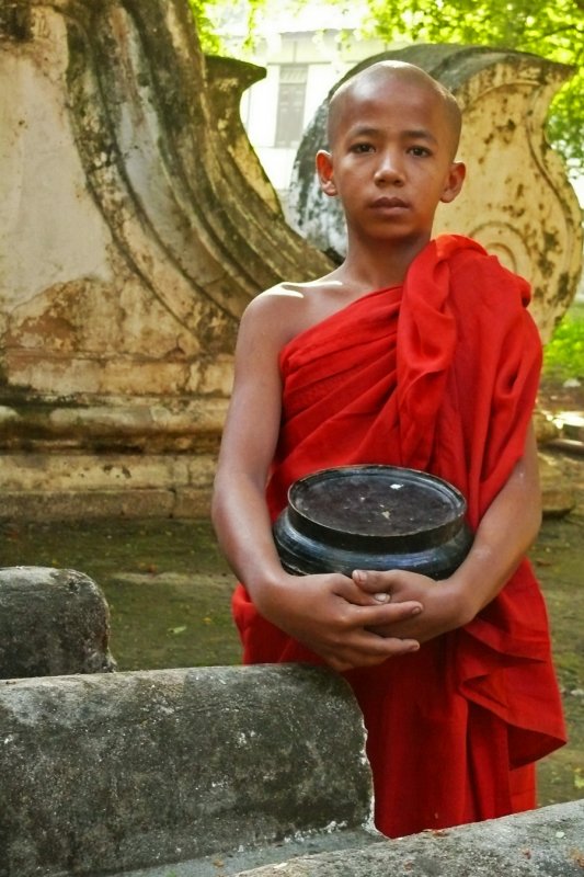 Mandalay monk 2.jpg