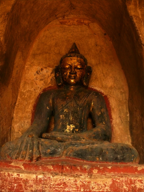 Buddha in Bagan 9.jpg