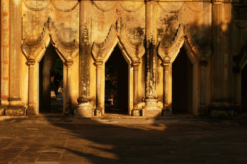 Entrances Bagan.jpg