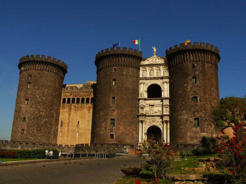 Castel Nuovo web.jpg