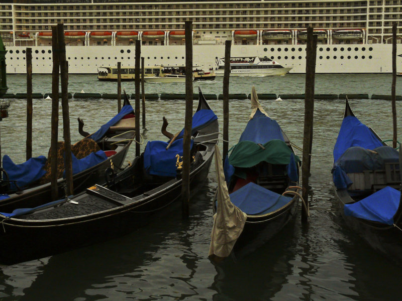 Ocean liner versus gondolas.jpg