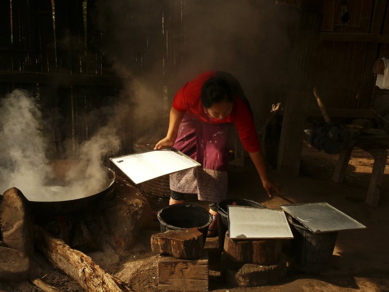 Making noodles near Muang Singh 2.jpg