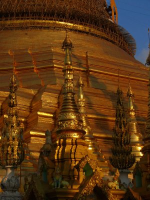 Detail Shwedagon.jpg
