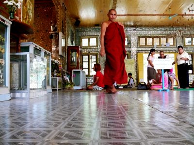 Monk at Botataung.jpg