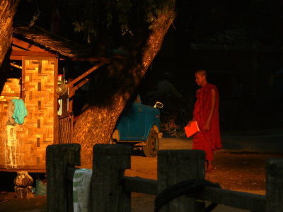 Monk with binder Mandalay.jpg