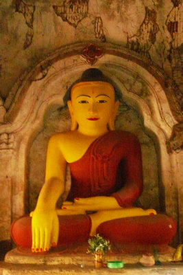 Buddha near U Bein.jpg
