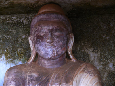 Stone buddha at Hpo Win Daung.jpg