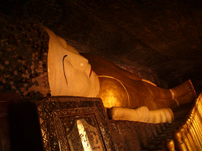 Reclining buddha Hpo Win Daung Caves.jpg